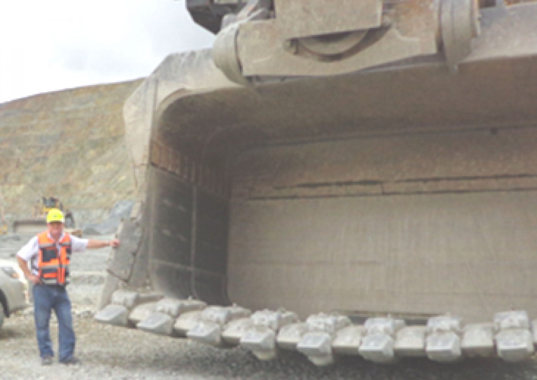 P H 4100 Dipper Bucket Mak 4 Installation Makuri Group